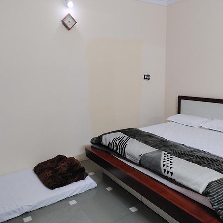 Ramashray Guest House Ujjain Exterior photo