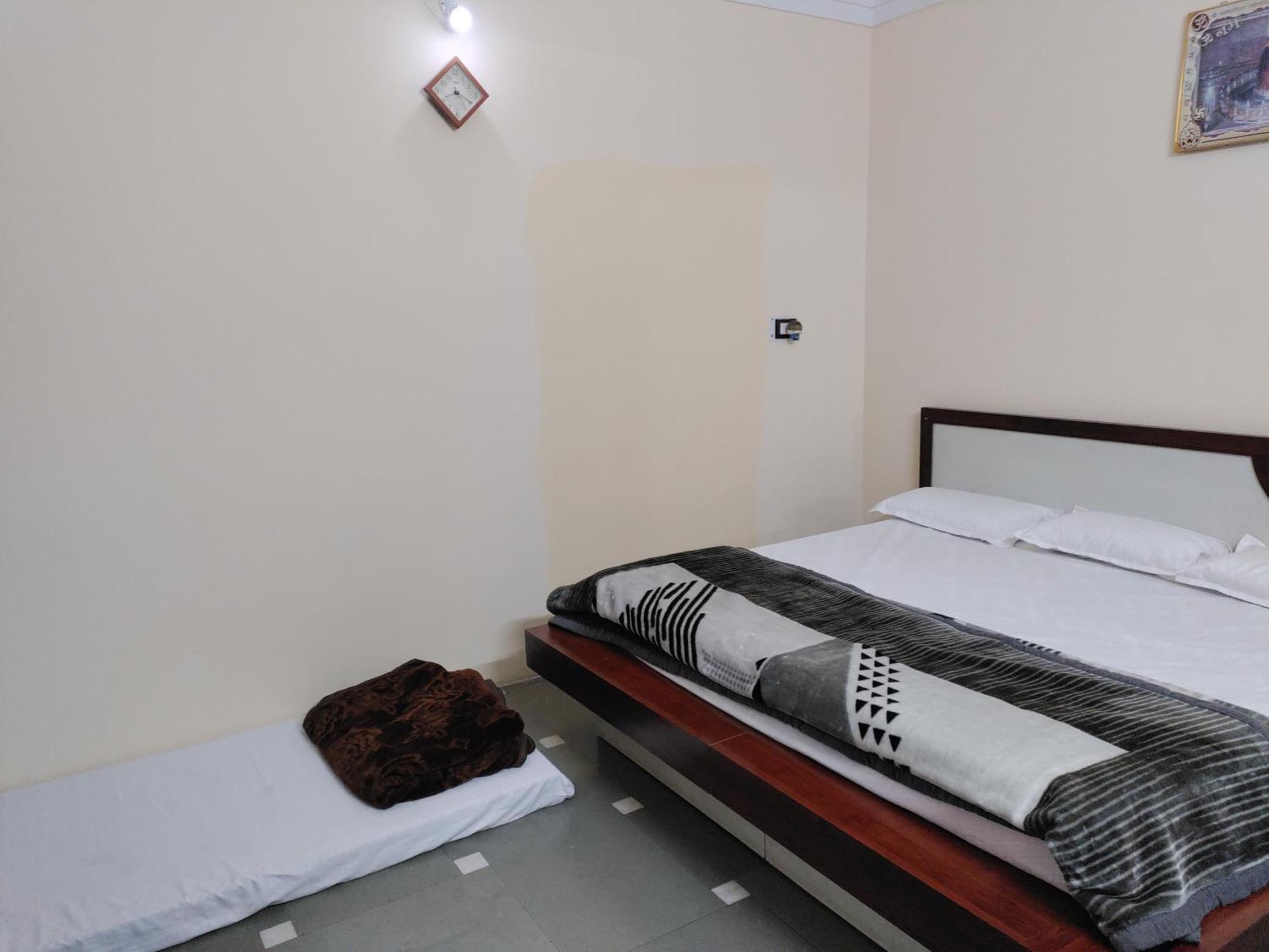 Ramashray Guest House Ujjain Exterior photo